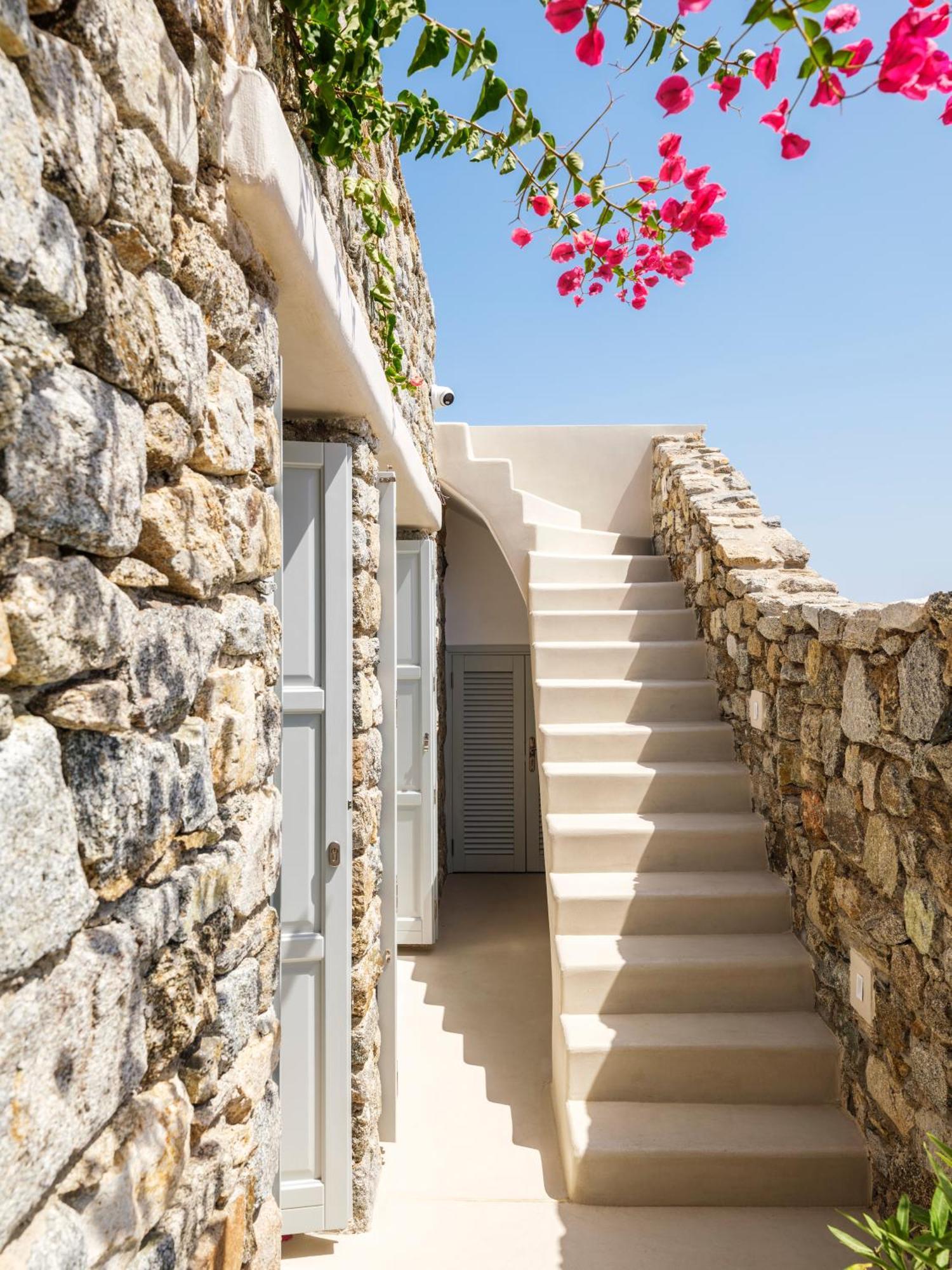 V&V Guest House - Luxury Suites Ornos  Exteriér fotografie