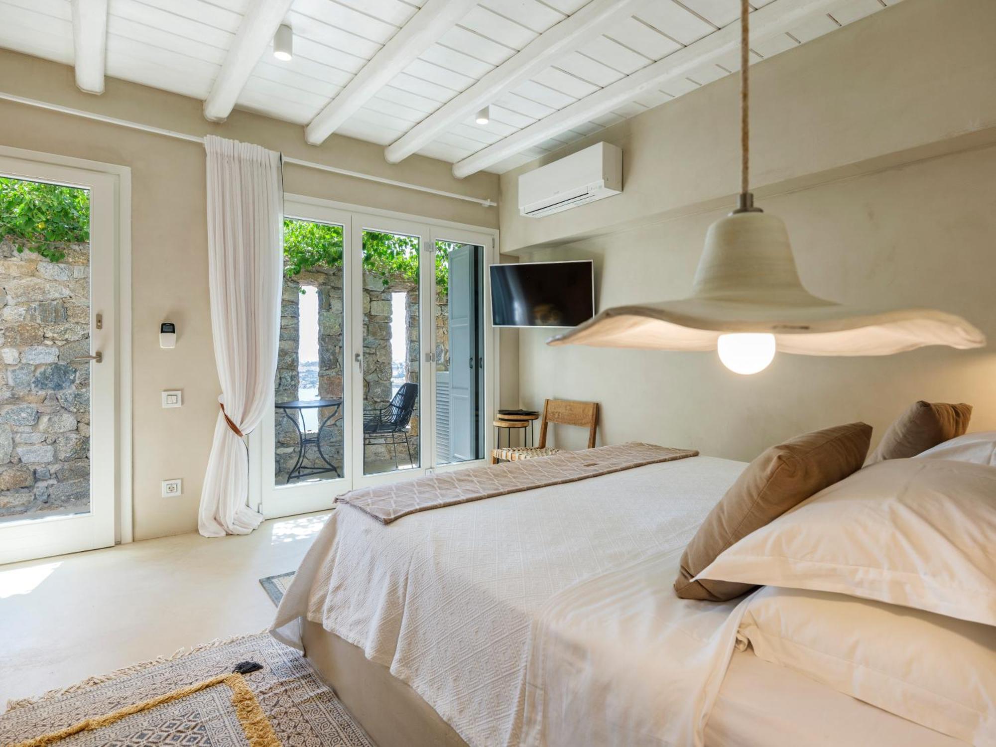 V&V Guest House - Luxury Suites Ornos  Exteriér fotografie
