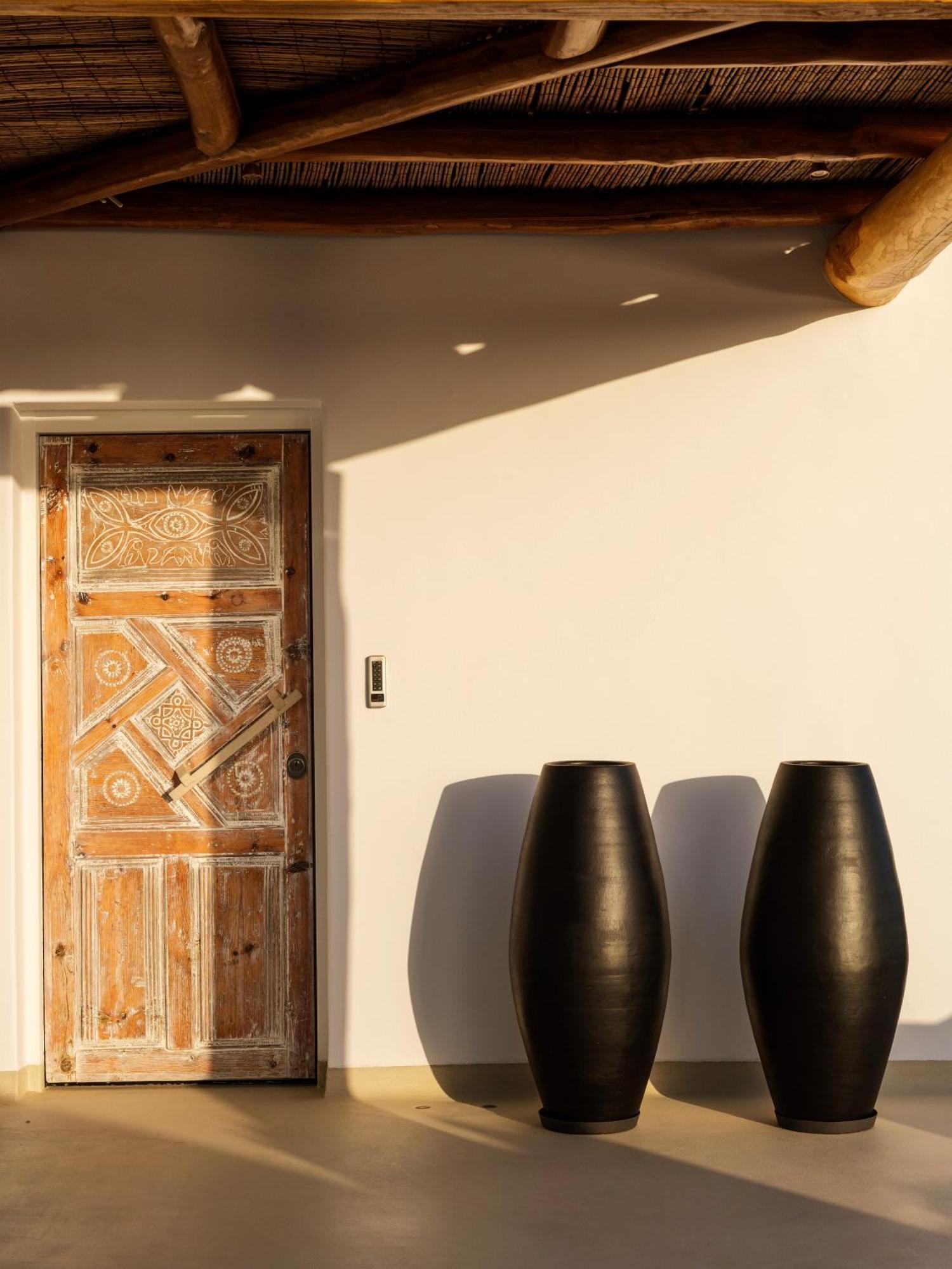 V&V Guest House - Luxury Suites Ornos  Exteriér fotografie